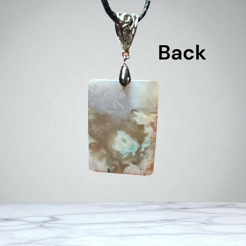 Elegant Flower Agate Rectangular Pendant Necklace - Picture 2 of 3